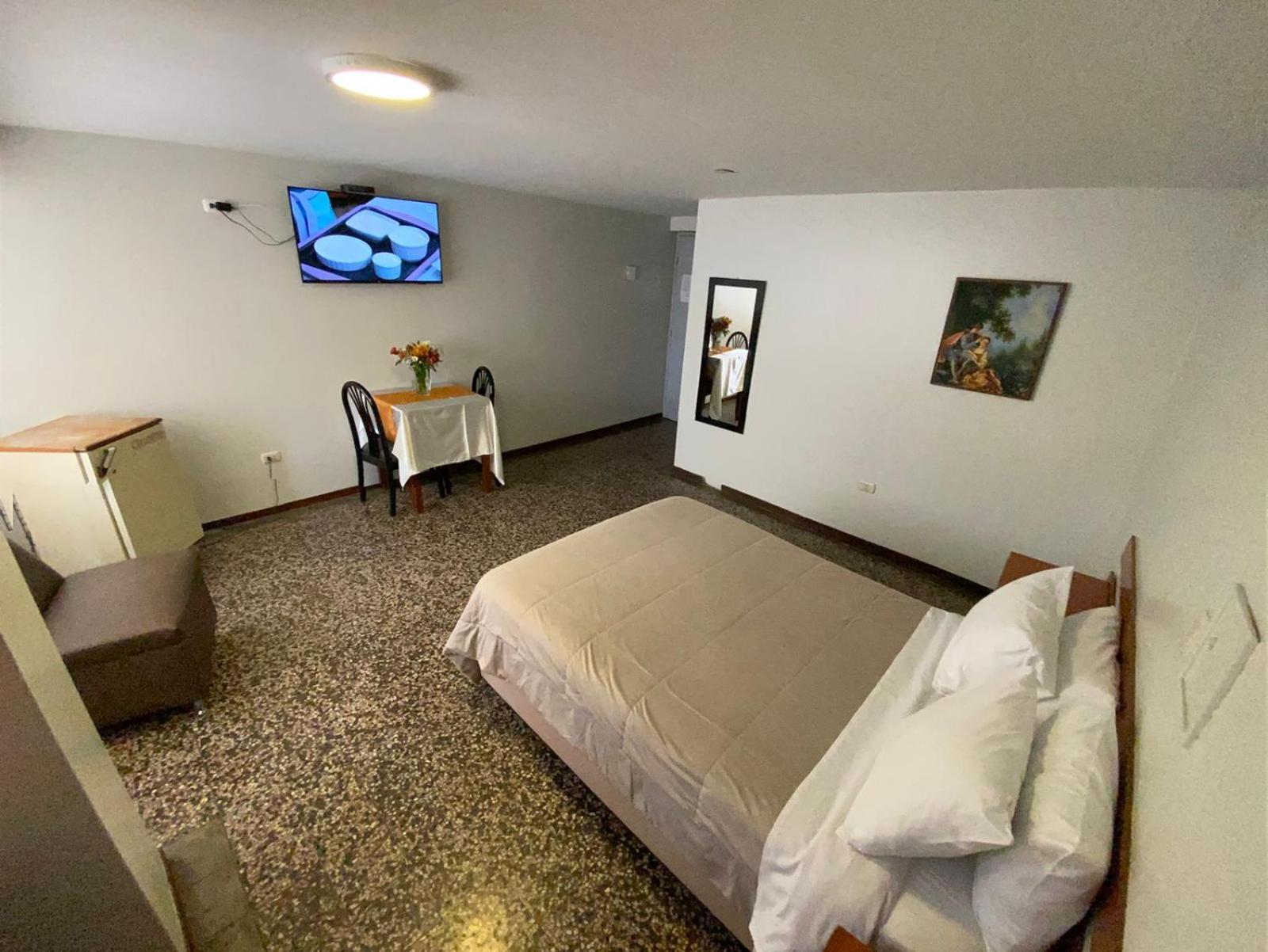 Hotel Plazza Chiclayo Eksteriør bilde
