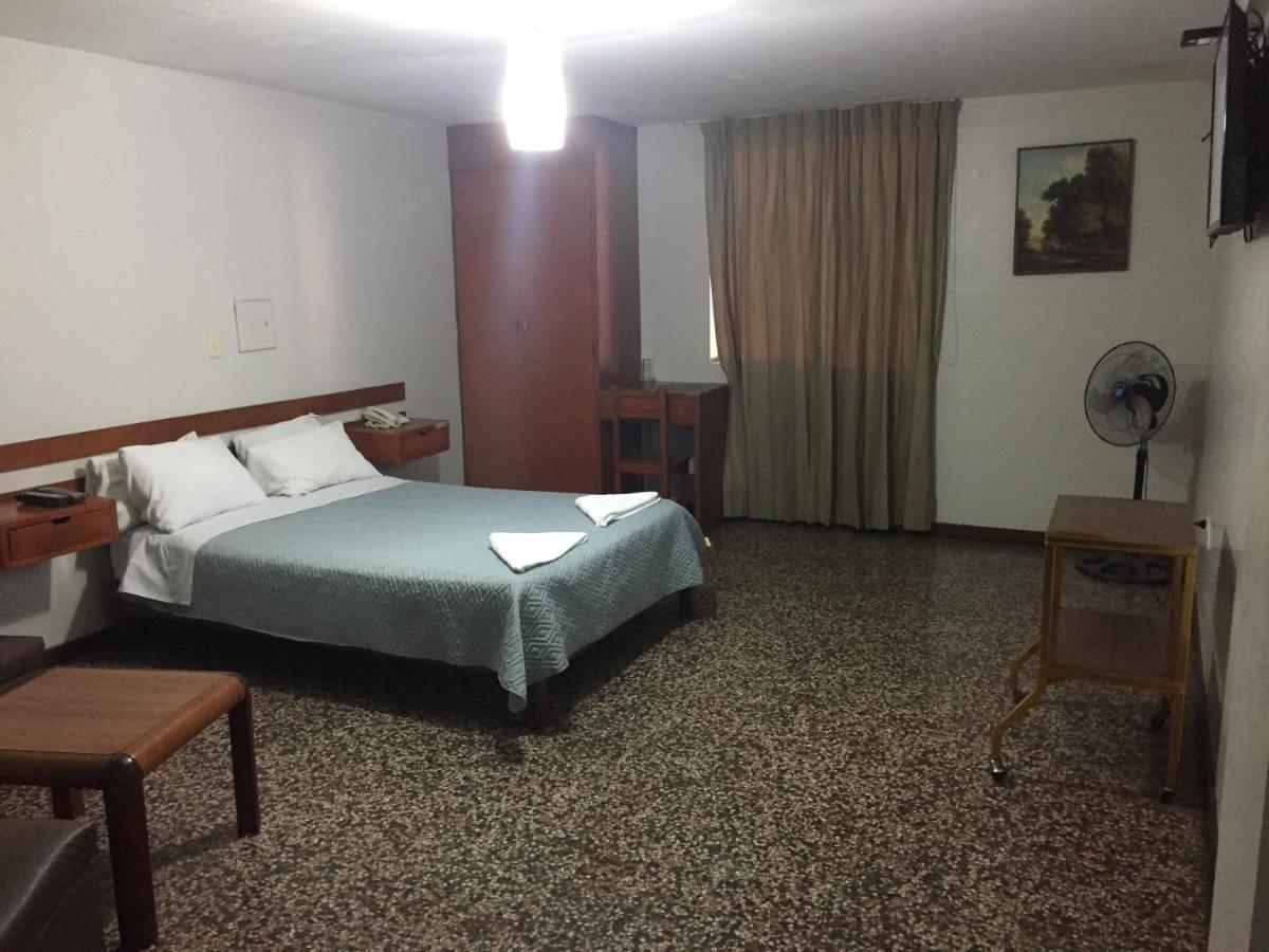 Hotel Plazza Chiclayo Eksteriør bilde